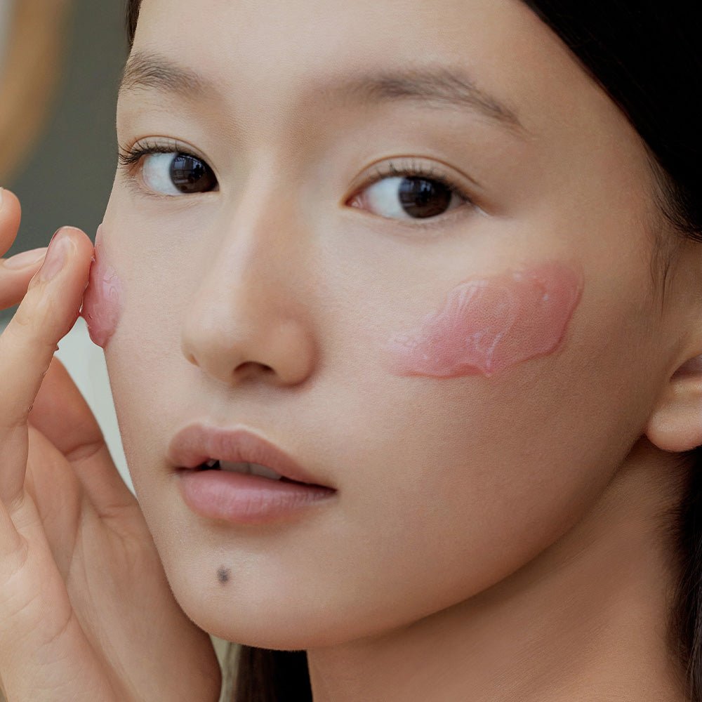 ARENCIA Overnight Red Smoothie Face Mask Serum jar, providing intense nourishment and vitality while sleeping.