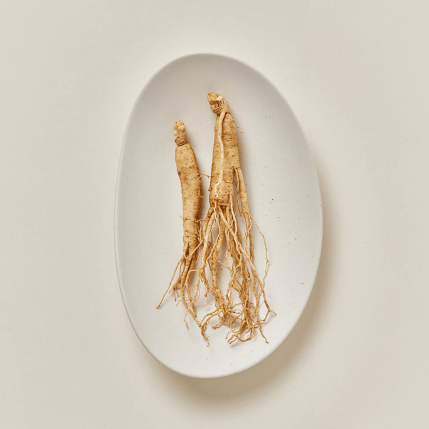  Ginseng Moist Sun Serum (SPF 50+ PA++++)