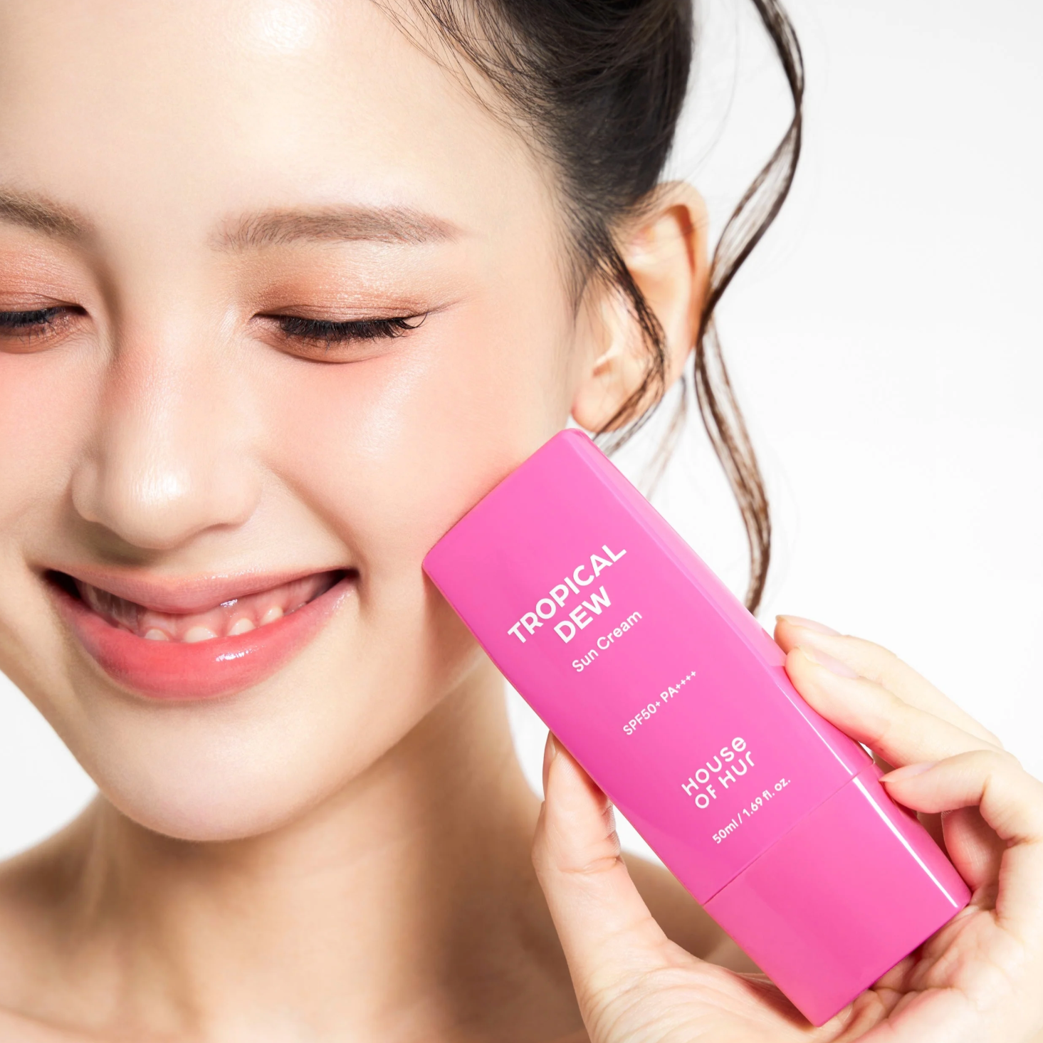 House of Hur sunscreen|Dewy sunscreen SPF50+|Vegan Korean sun cream|Glow sunscreen for dry skin|No white cast SPF|Cruelty-free Korean skincare|Tropical antioxidant sun protection

