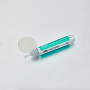 VT COSMETICS PDRN Reedle Shot Hair Ampoule 300DL with a white plug on a light gray background